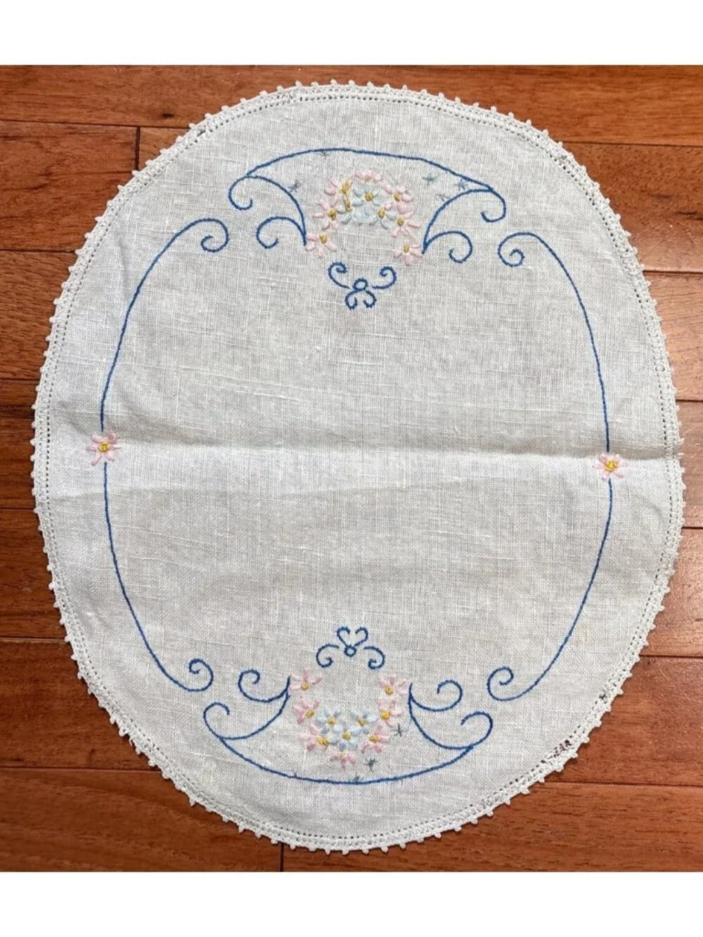 Hand-Embroidered Oval Linen Doily Delicate Floral Design Lace Edge 14x11” Vtg